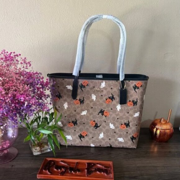 NWT Coach City Tote In Signature Canvas With Halloween Print CW450 - Picture 2 of 9
